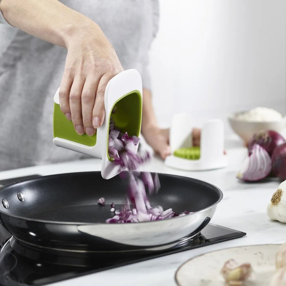 Krájač na zeleninu/na zemiaky ChopCup – Joseph Joseph