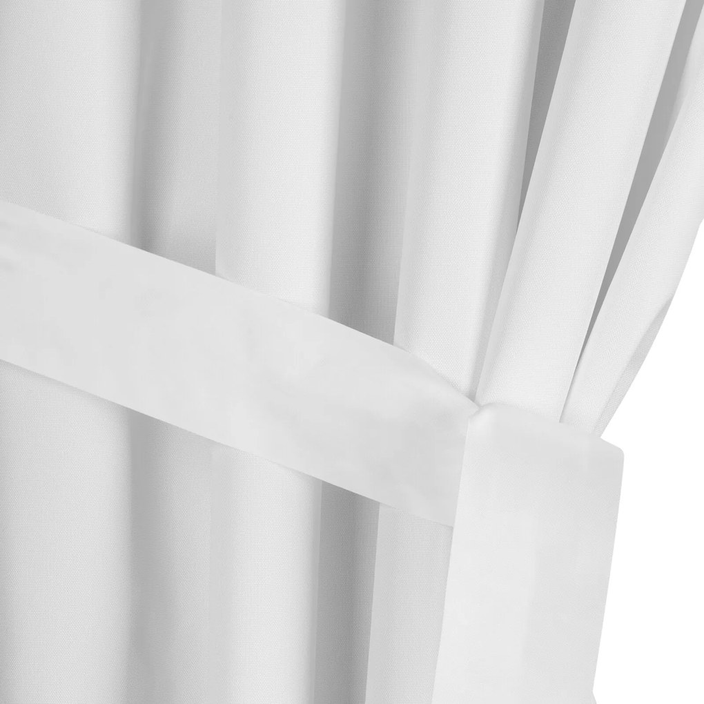 ZÁHRADNÝ VODEODOLNÝ ZÁVES NA PÚTKACH GARDEN 155X220 CM BIELA