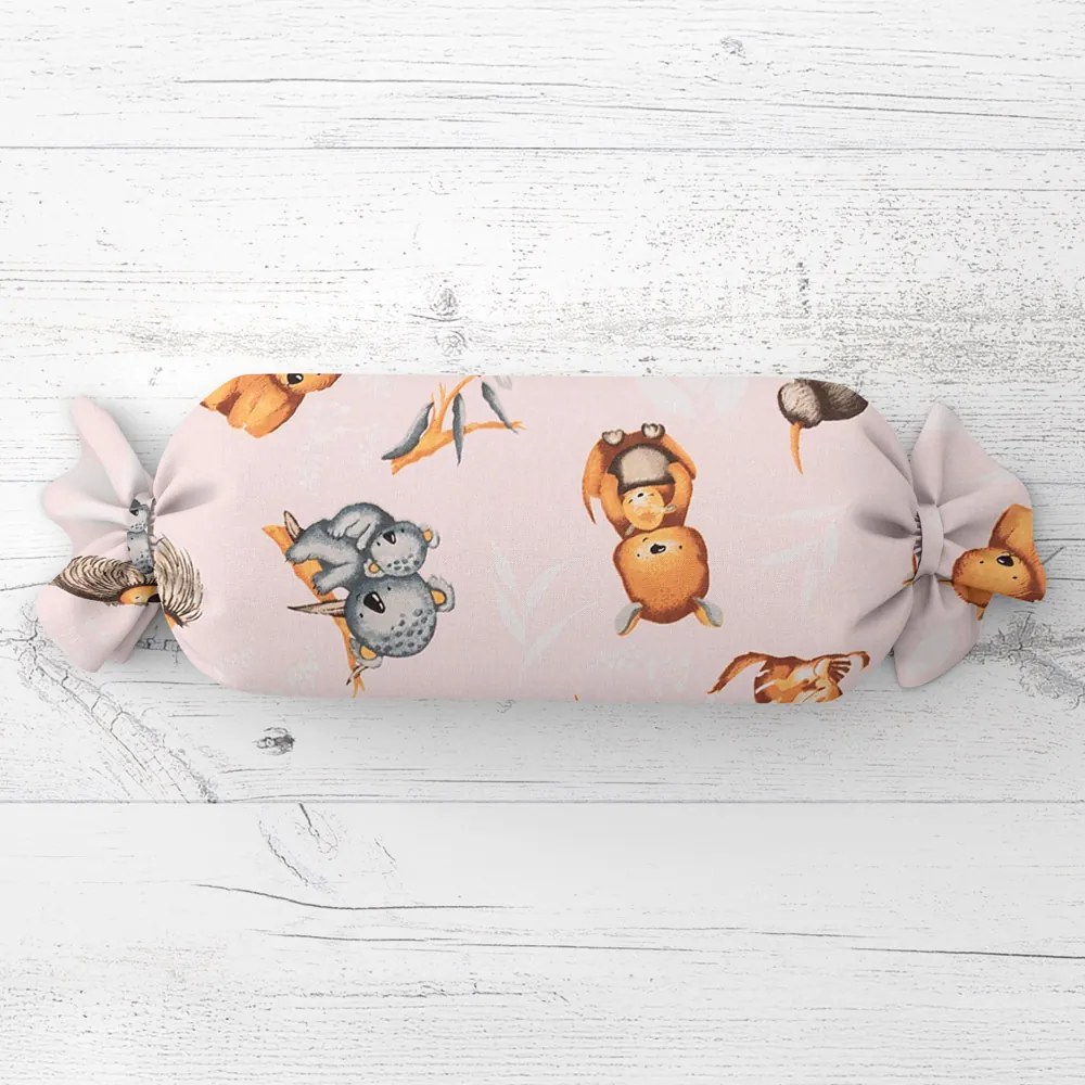 Biante Detský vankúš valec bonbon Sandra SA-533 Austrálske zvieratká na ružovom 15x40 cm