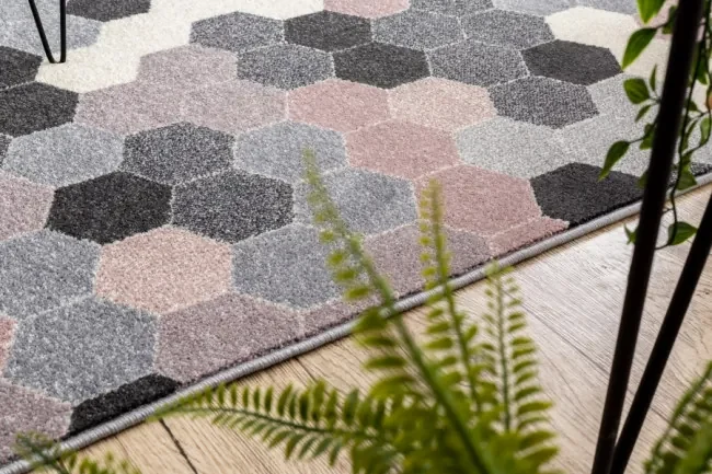 Koberec HEOS 78537 sivý / ružový / krém HEXAGON