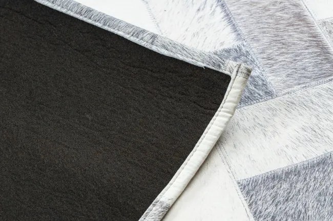 Koberec PATCHWORK 21723 sivý - imitácia kože krava, deski
