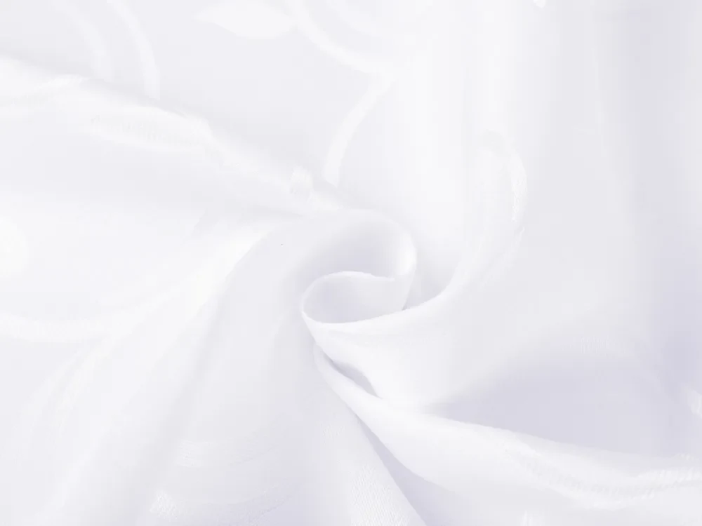 Biante Teflónový behúň na stôl TF-100 Biele ornamenty s lístkami 45x140 cm