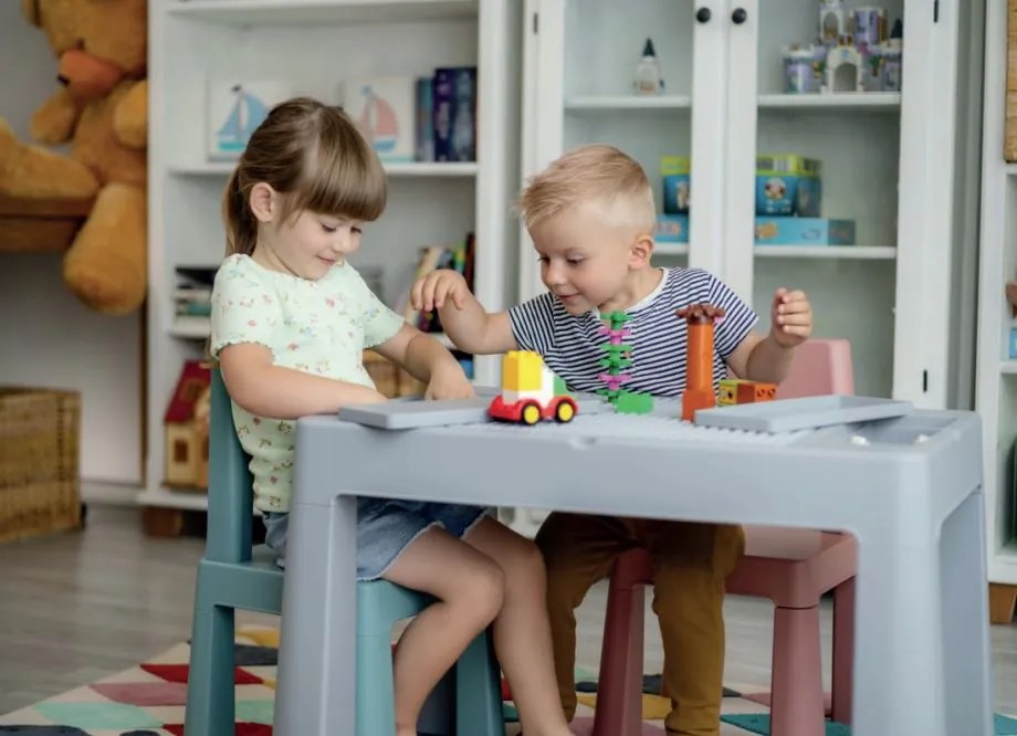 Detský stolček s dvoma stoličkami TEGGI MULTIFUN - šedý/ružový/tyrkysový