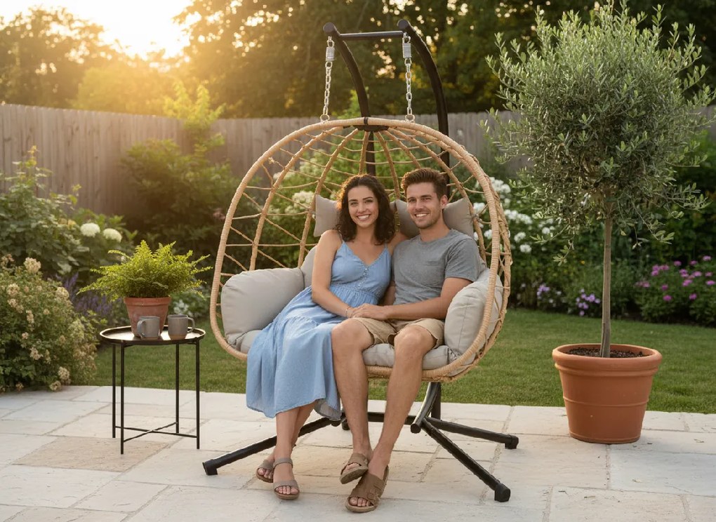 CH LUVO BROWN DVOJITÁ SKLADACIA ZÁVESNÁ STOLIČKA, VANKÚŠ – SVETLOŠEDÁ, RÁM – ČIERNY