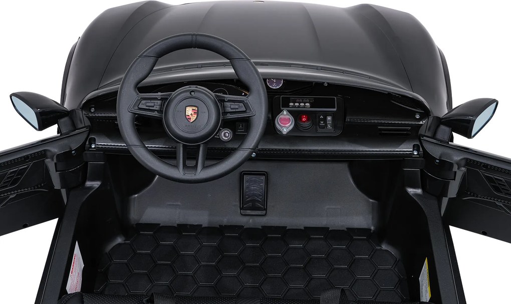 Ramiz Porsche Taycan Turbo S vozidlo Čierna