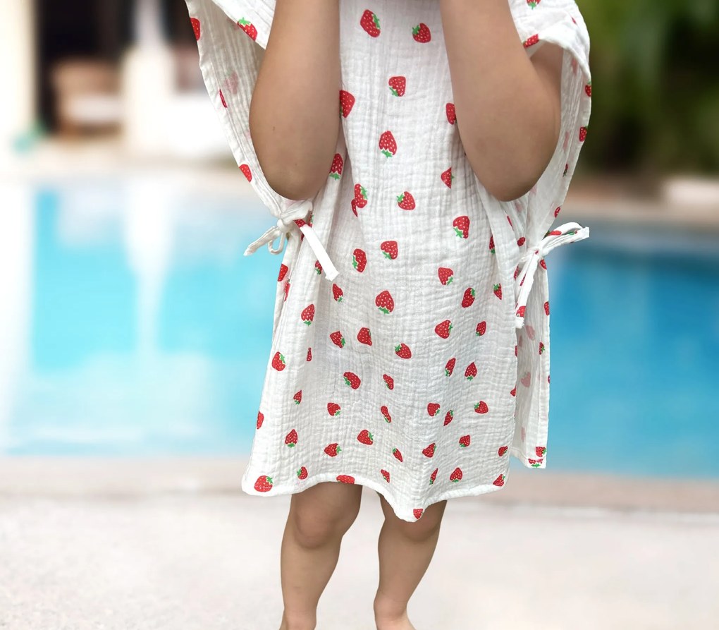 Detské pončo mušelínové - Strawberry Veľkosť: M: 3-7 Y