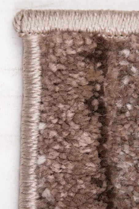 Koberec Agent 40442/880 hnedý