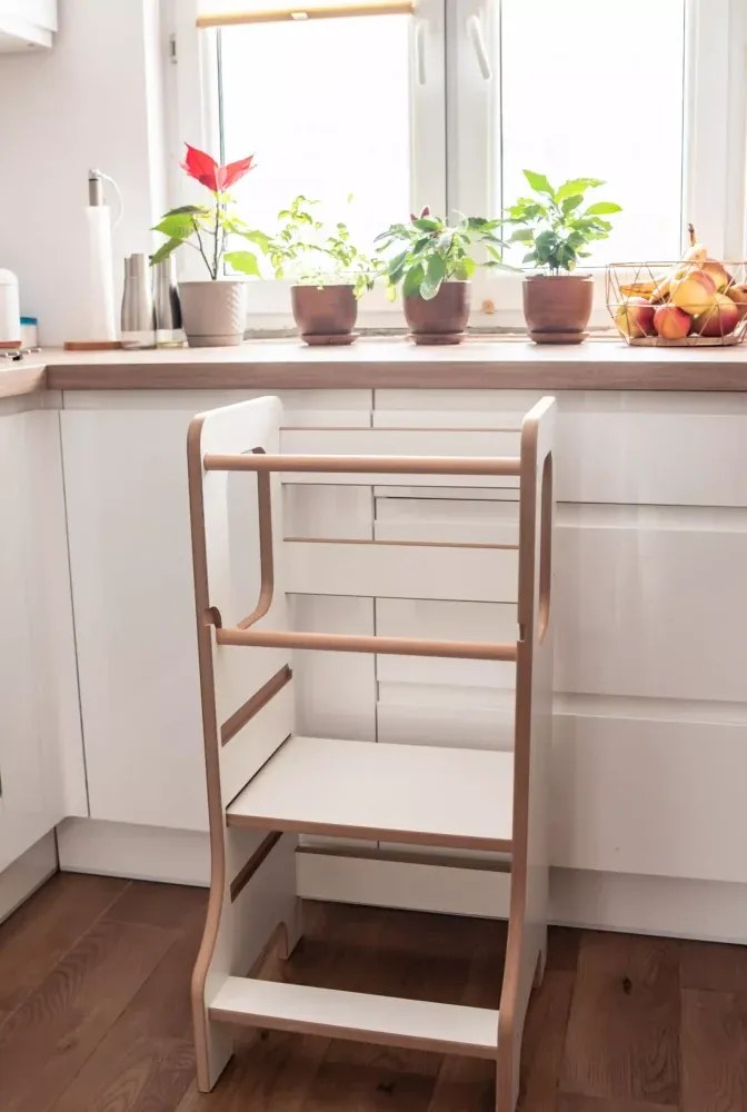 Učiaca veža Montessori pre deti biela