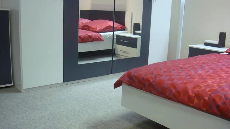 Zostava spálne Nora 180x200 cm, biela/grafitová