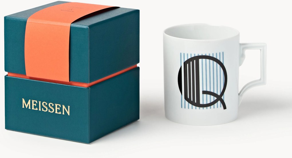 Westwing x MEISSEN, Ručne vyrobený hrnček's ozdobným motívom Initials