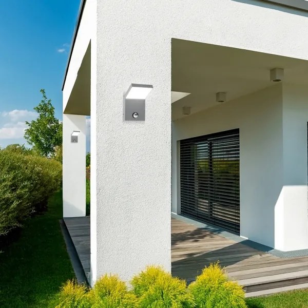 Brilagi - LED vonkajšie nástenné svietidlo so senzorom RIANO LED/8W/230V strieborné
