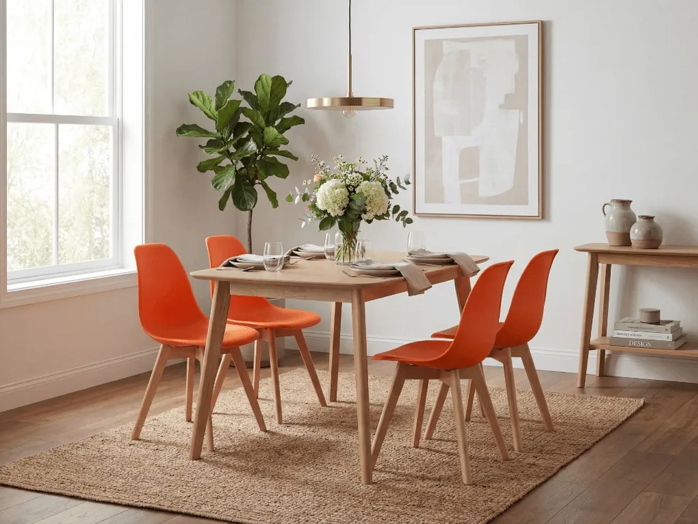 Oranžová stolička KITO s bukovými nohami