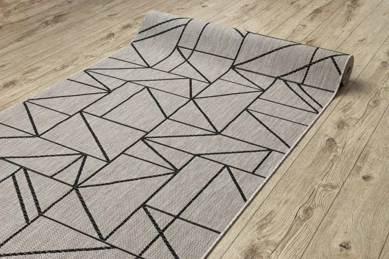 Behúň SIZAL FLOORLUX model 20605 TROJUHOLNÍK , GEOMETRICKÝ strieborná / čierna Veľkosť: 80 cm