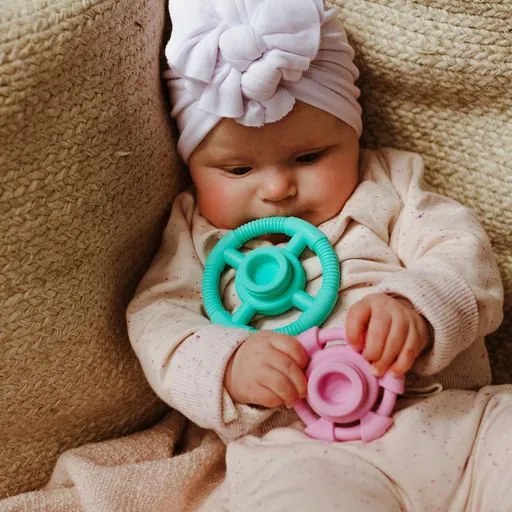 Skladacia pyramída s hryzadielkami, pastelová