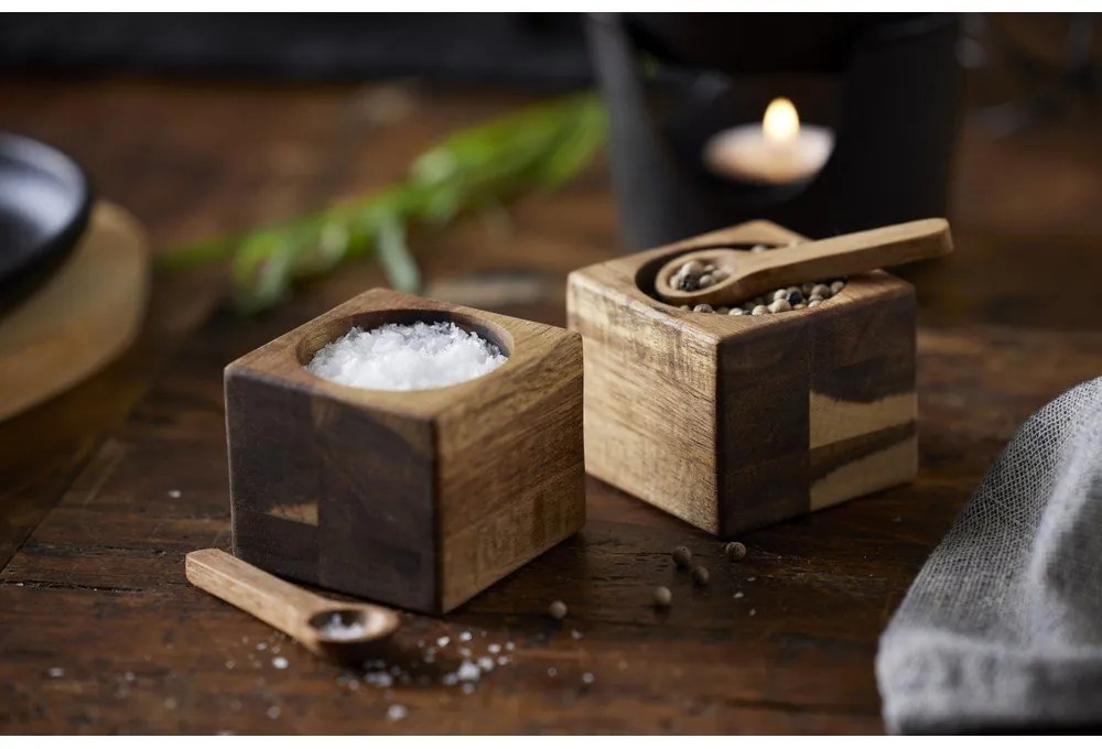 Soľnička a korenička – Holm