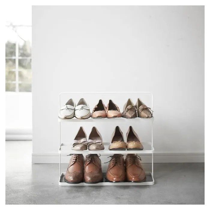 Biely kovový stojan na topánky Tower – YAMAZAKI