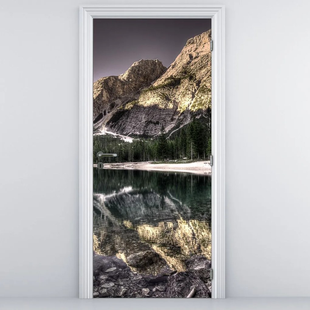 Fototapeta na dvere - Jazero v horách (95x205cm)