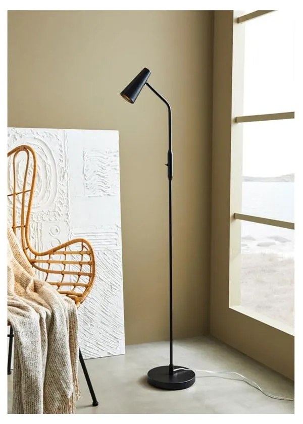 Čierna stojacia lampa Markslöjd Crest, výška 145 cm