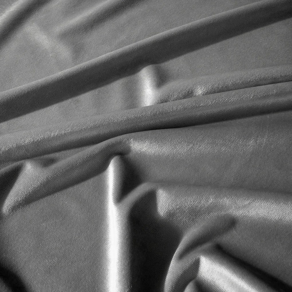 ZATEMŇOVACÍ ZÁVES NA PÁSKE PIERRE 140X300 CM STRIEBORNÁ