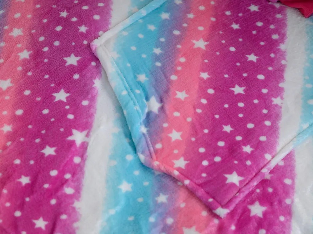 Baránková mikinová deka s rukávmi a kapucňou AURORA farebná