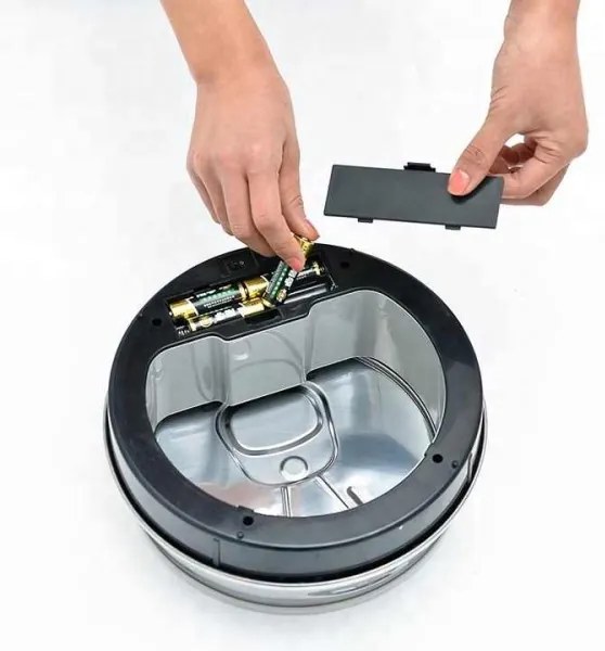 Bezdotykový odpadkový kôš 30l nápojová plechovka strieborná