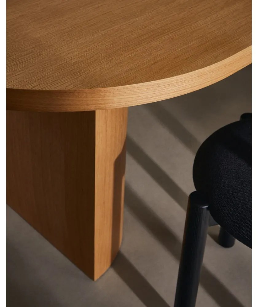 Jedálenský stôl v dekore duba 100x240 cm Nealy – Kave Home