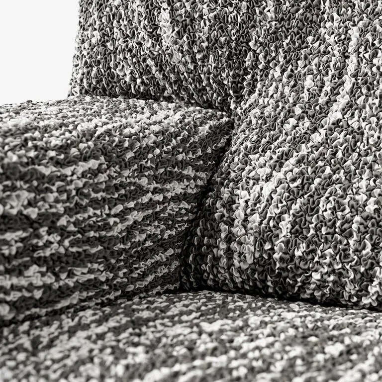 Bielastické poťahy UNIVERSO NOVÉ žíhané čiernobiele kreslo ušiak (š. 60 - 110 cm)
