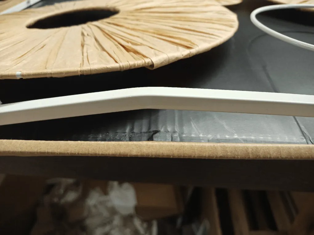 AKCIA Nástenná dekorácia CIRCLES kovová 48x68 cm, biela / béžová II.akosť
