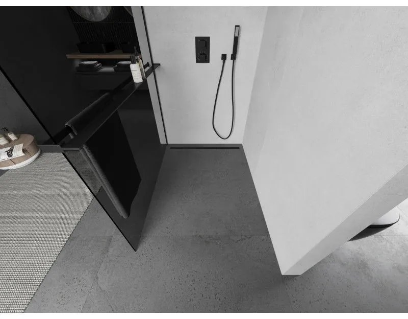 Mexen Kioto+, sprchová zástena s poličkou a držiakom na uteráky 120 x 200 cm, 8mm šedé sklo, čierny profil, 800-120-121-70-40