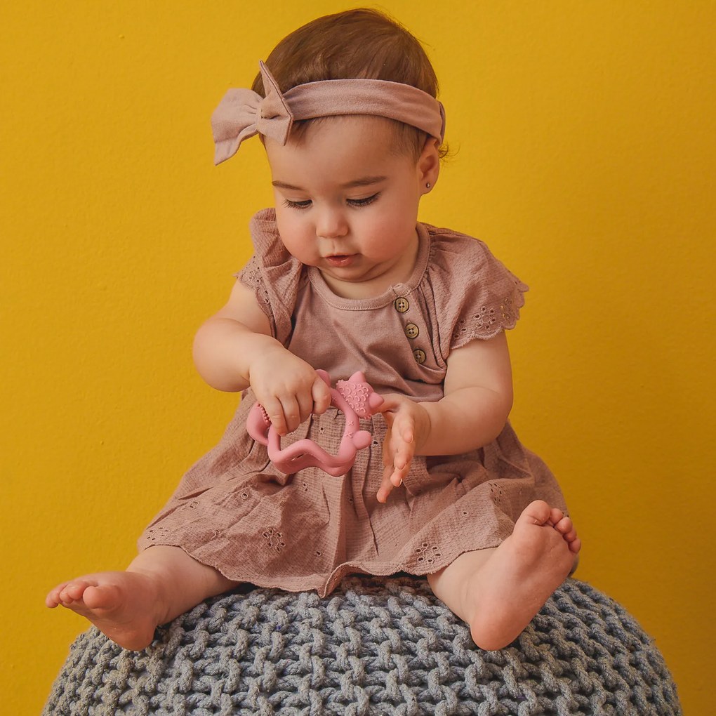 Hryzadielko na ruku - ružové