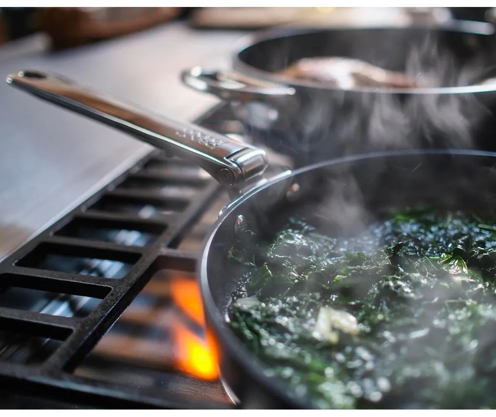 Panvica s keramickým povrchom ø 28 cm Space – Joseph Joseph