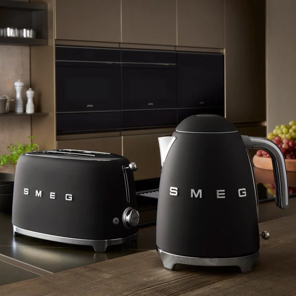 Matne čierny hriankovač Retro Style – SMEG