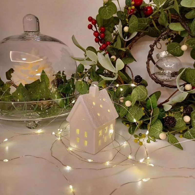 DECOLED Keramický domeček, 7 x 6 x 10 cm, teple bílá, 2xLR44