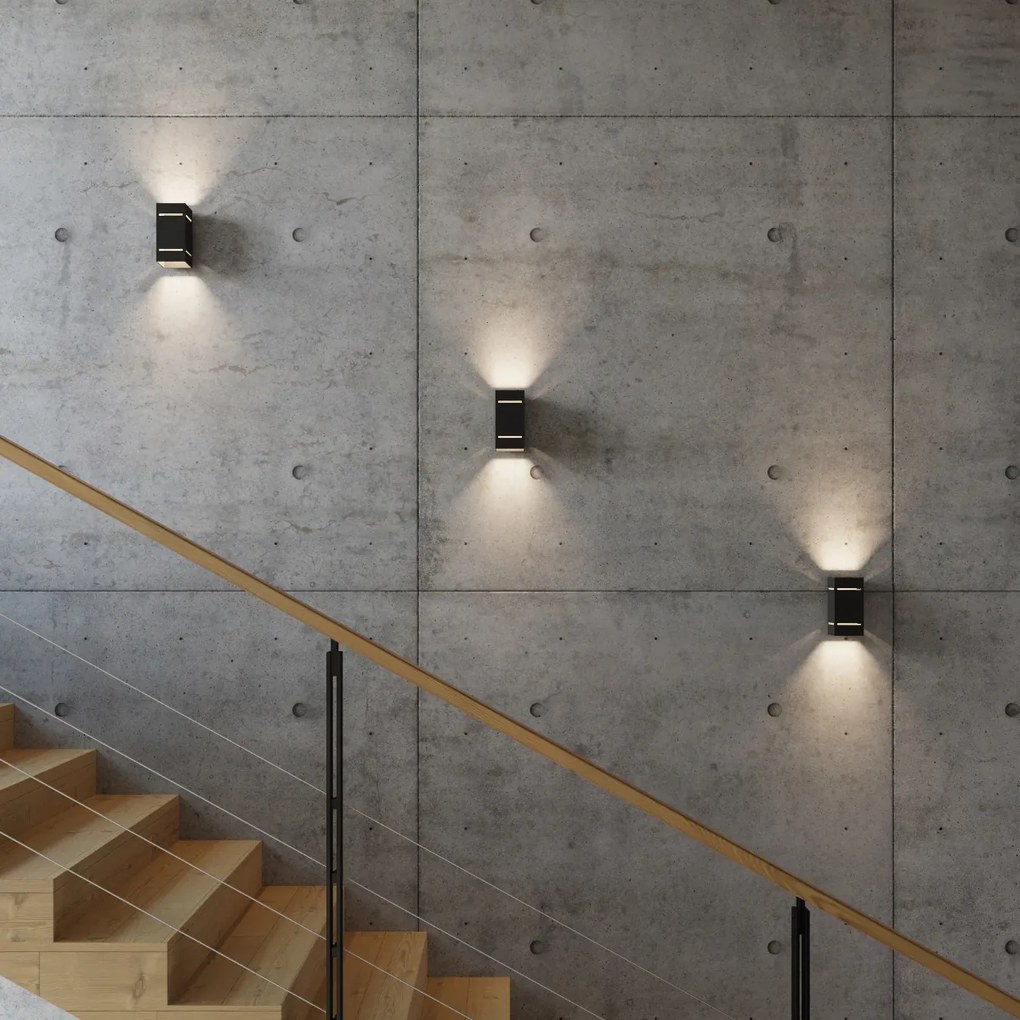 Nástenné svietidlo Blocco, 1x čierne kovové tienidlo