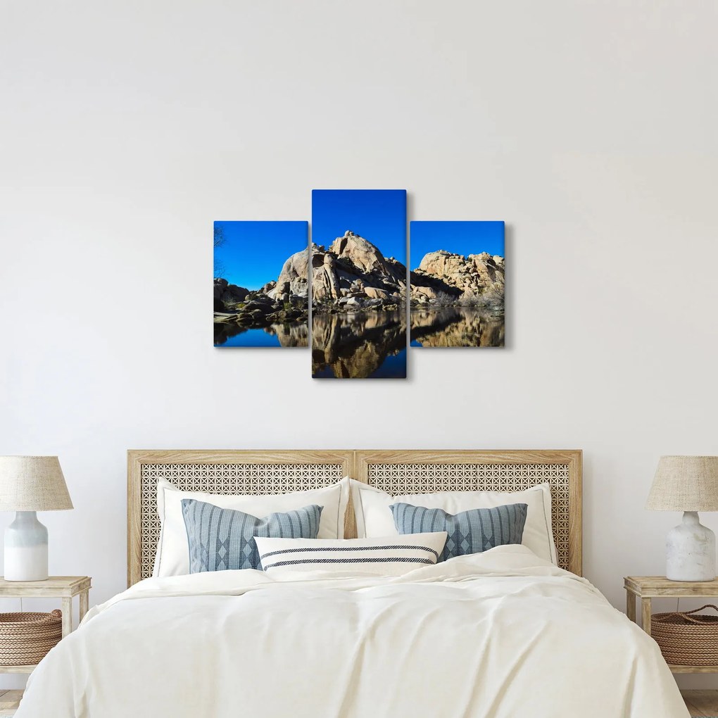 Obraz zrkadlenie skál (90x60 cm)