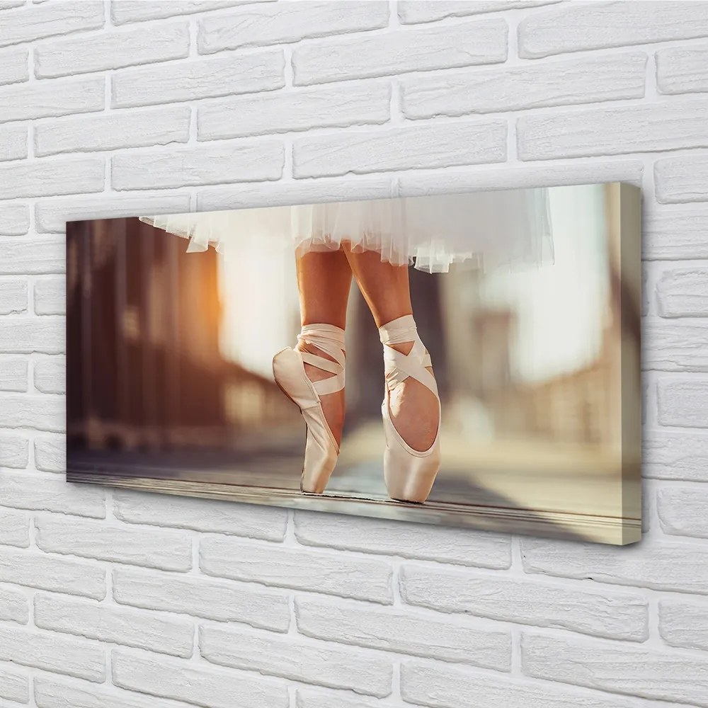 Obraz canvas Biele baletné topánky ženské nohy 140x70 cm