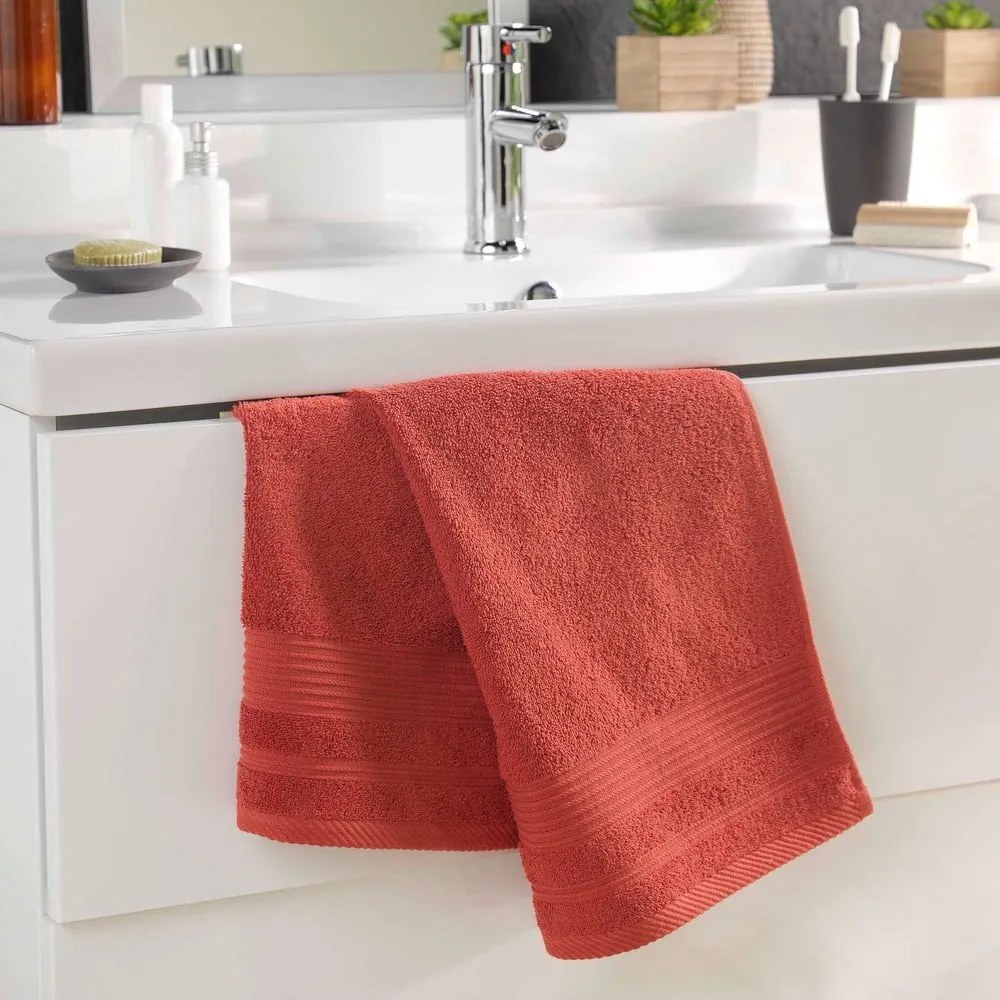 Froté bavlnený uterák v tehlovej farbe 50x90 cm Tendresse – douceur d'intérieur