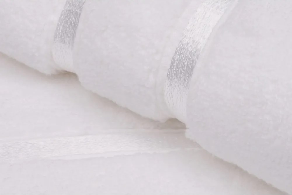 Súprava 2 bielych bavlnených uterákov Foutastic Dolce, 50 x 90 cm