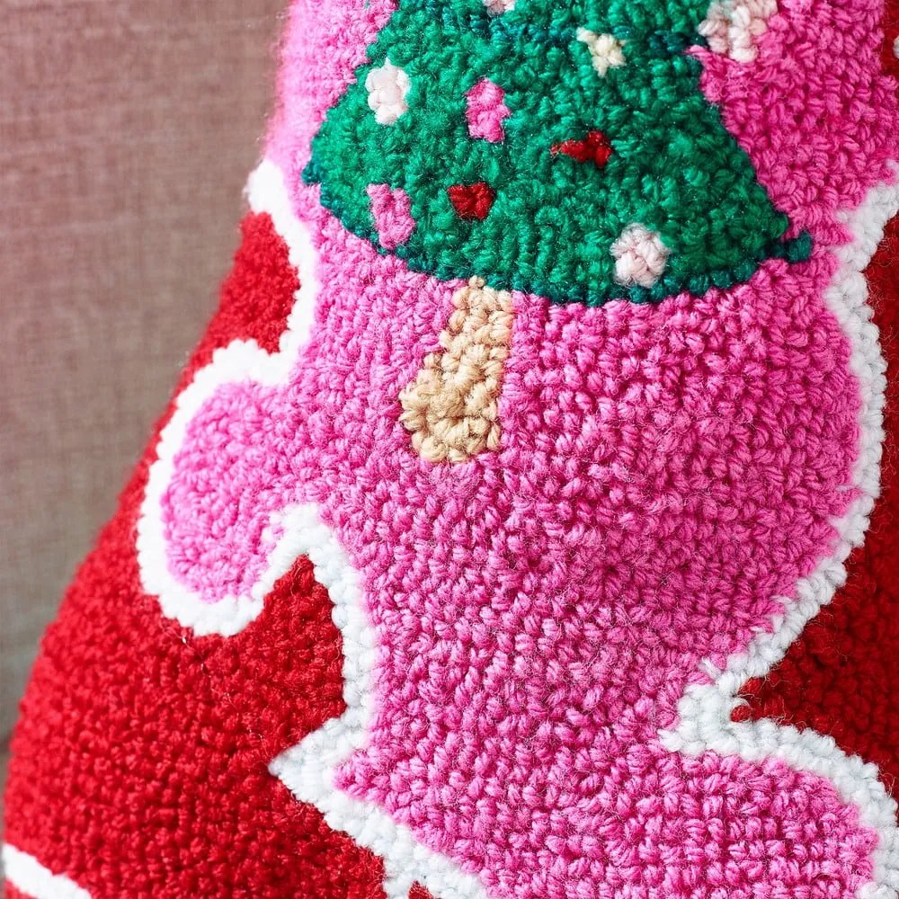 Dekoračný vankúš s vianočným motívom z materiálu buklé 48x35 cm Santa's Howdy Christmas Boot – Catherine Lansfield