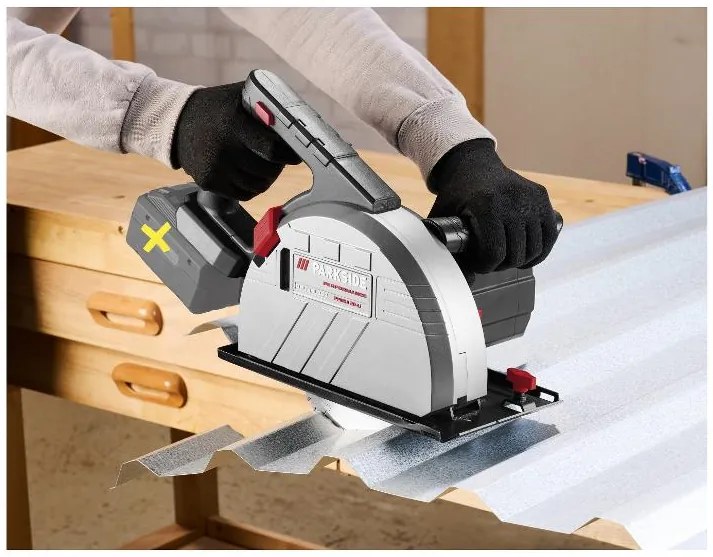 Parkside Performance® Aku ručná kotúčová píla na kov Ppmsa 20-Li A1 + Smart akumulátor 20 V/4Ah Paps 204 A1 + Nabíjačka 20 V/4,5 A PLG 20 C3 (800010589)