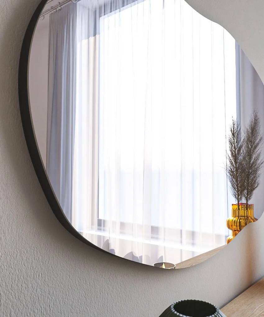 Dekorativní nástěnné zrcadlo Lossa 89x52 cm černé