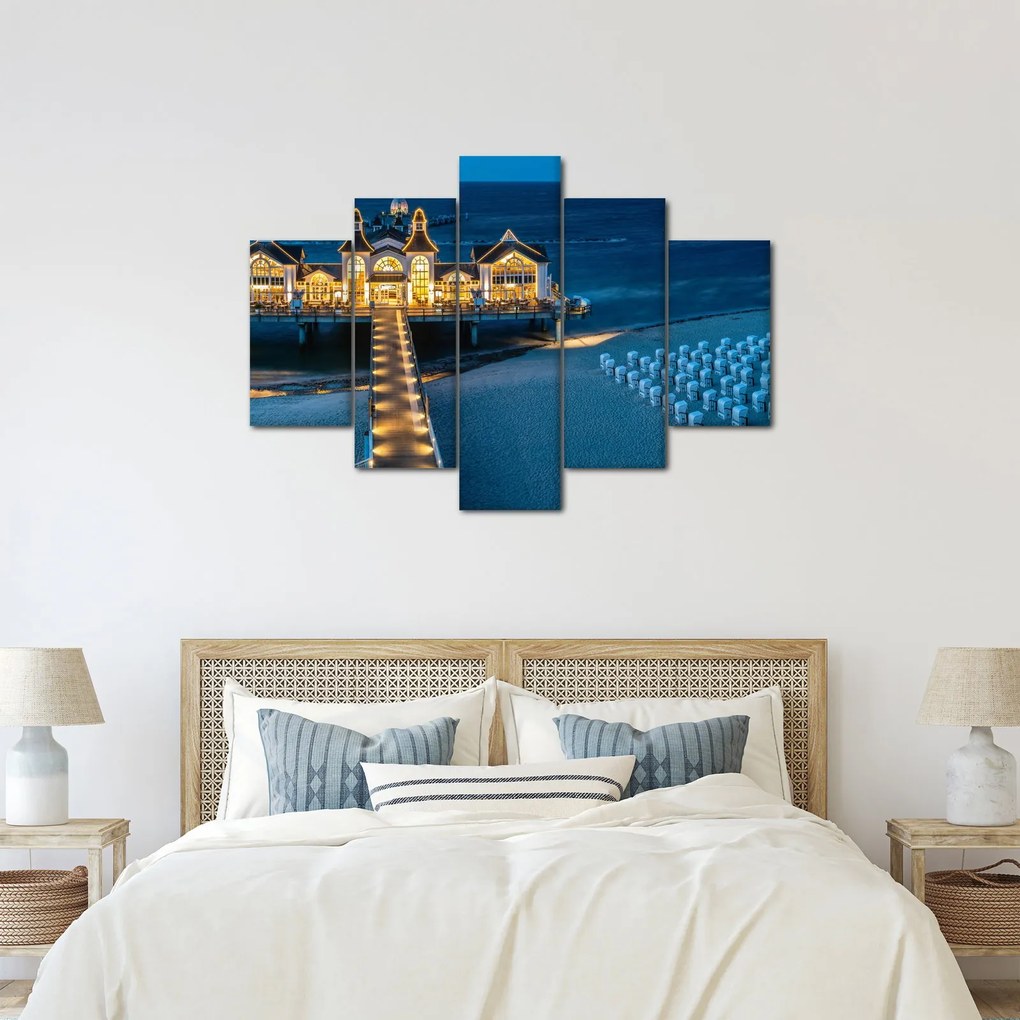 Obraz - hotel na pláži (150x105 cm)