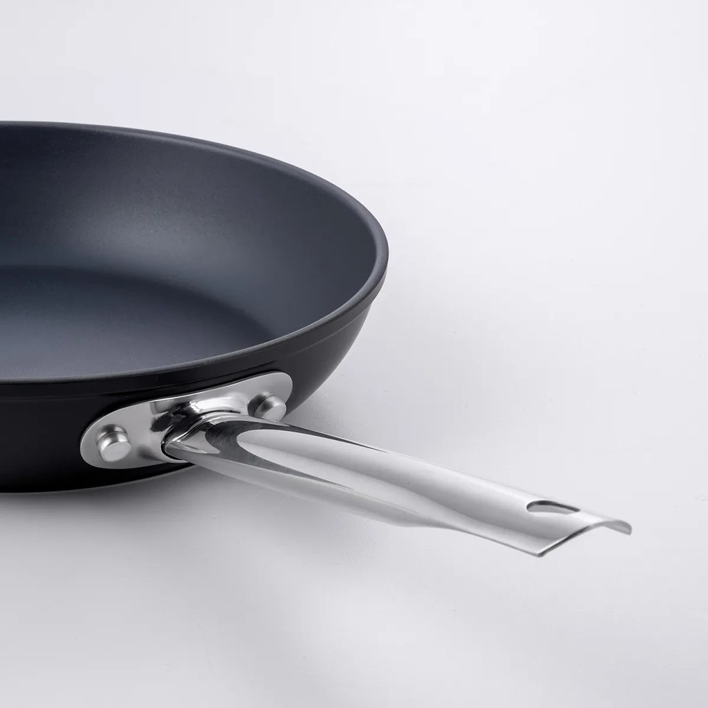 Panvica s titánovým povrchom Ø 28 cm - Saturn Terra Lunasol - 601302