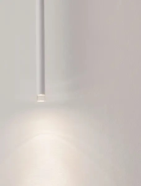 Minimalisticky luster na lanku Stilvi Biela