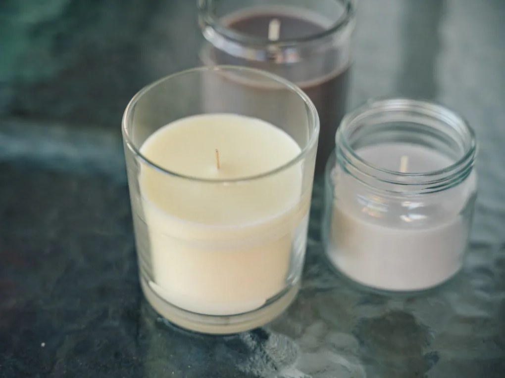 Vonná sviečka v skle MINNESOTA AMATISTA CREAM 8 cm krémová