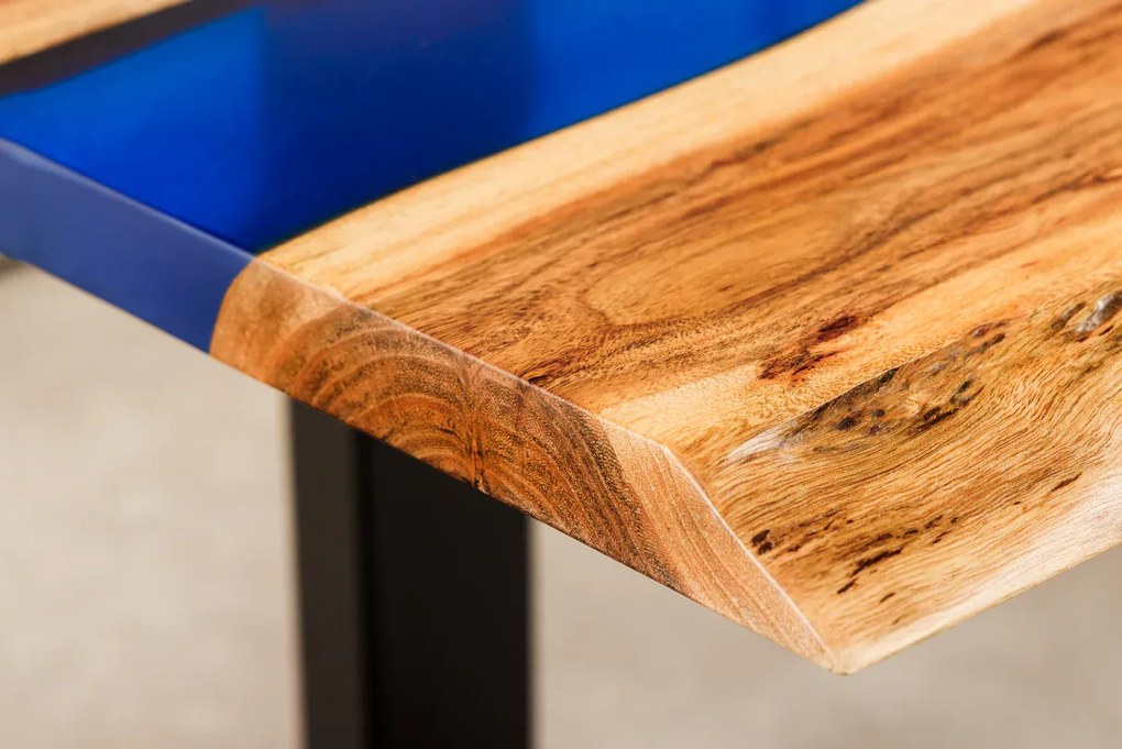 Konferenčný stolík LIQUID 110 cm akáciové drevo s modrým epoxidovým pásom