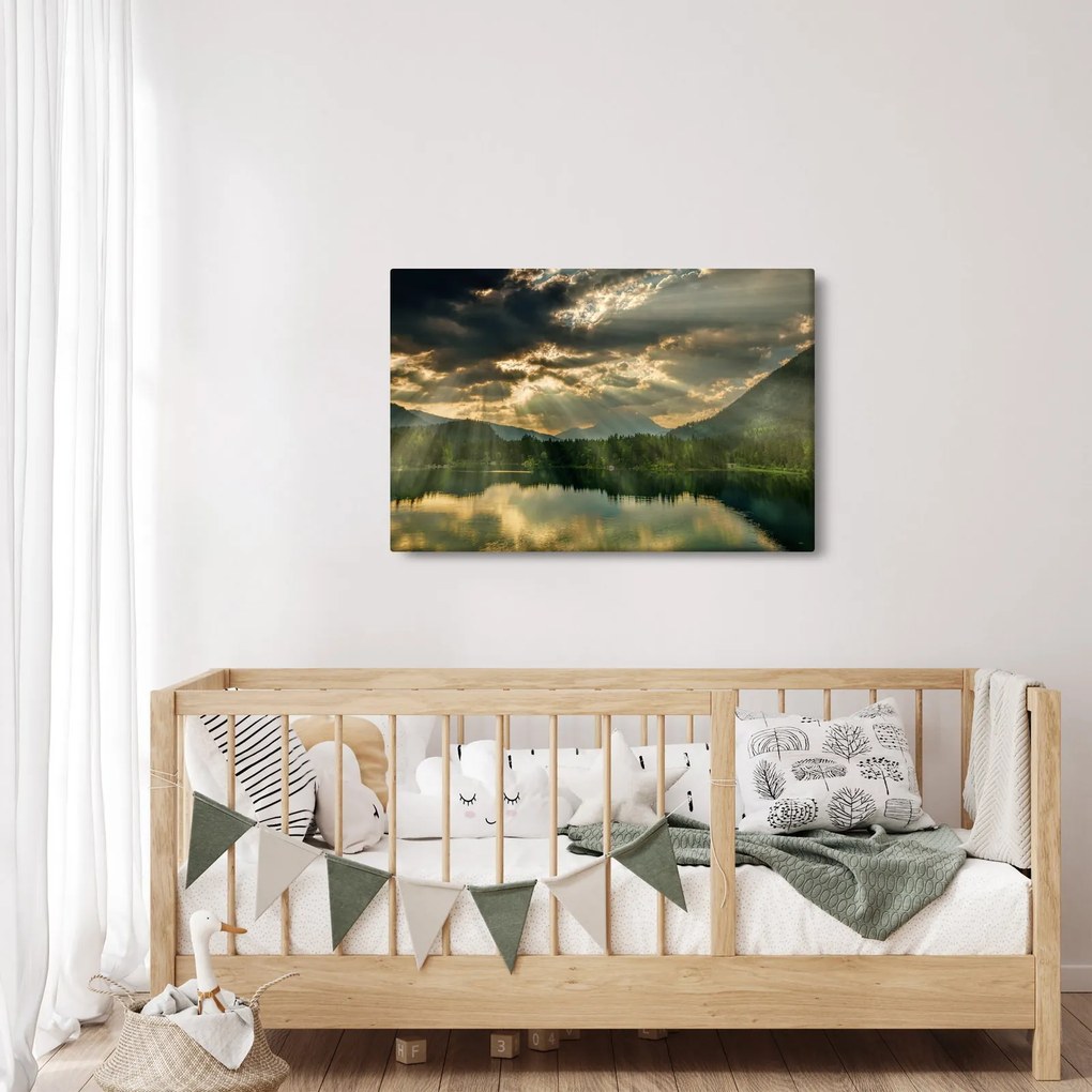 Obraz jazera s presvitajúcim slnkom (90x60 cm)