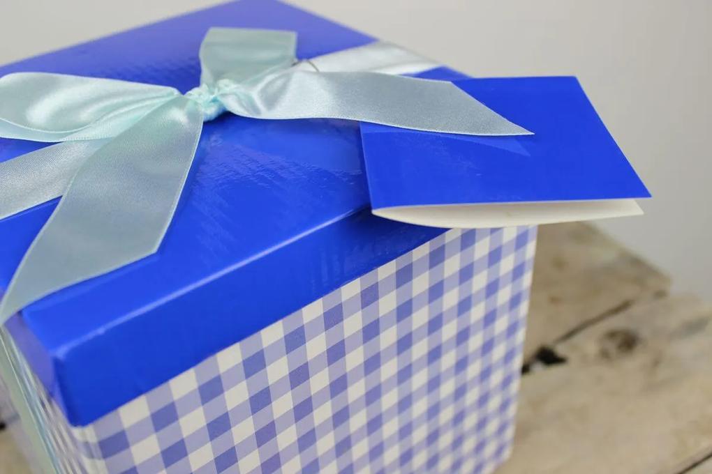 Modrá kockovaná darčeková krabica 15cm