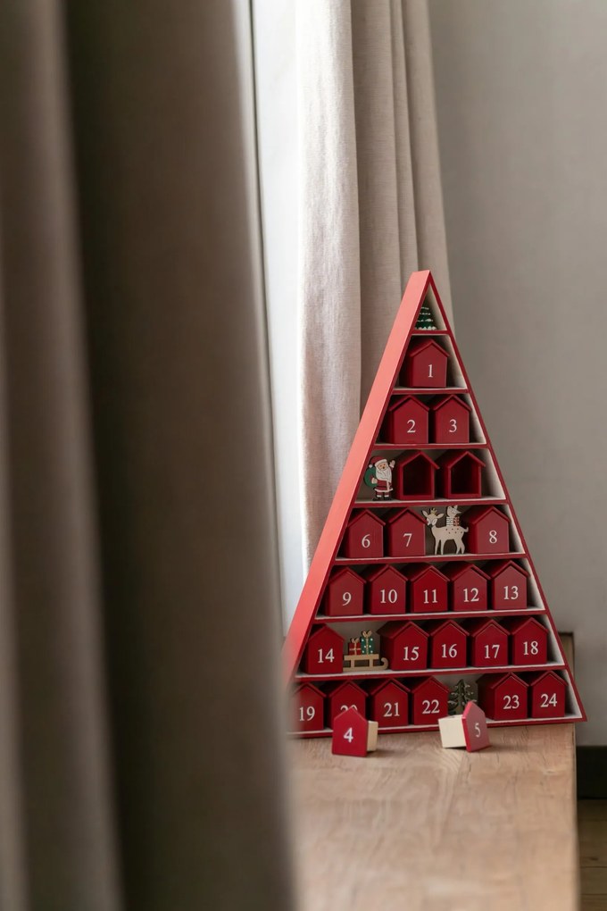 Adventní kalendář strom a domeček červený z překližky – 32*5,5*45 cm