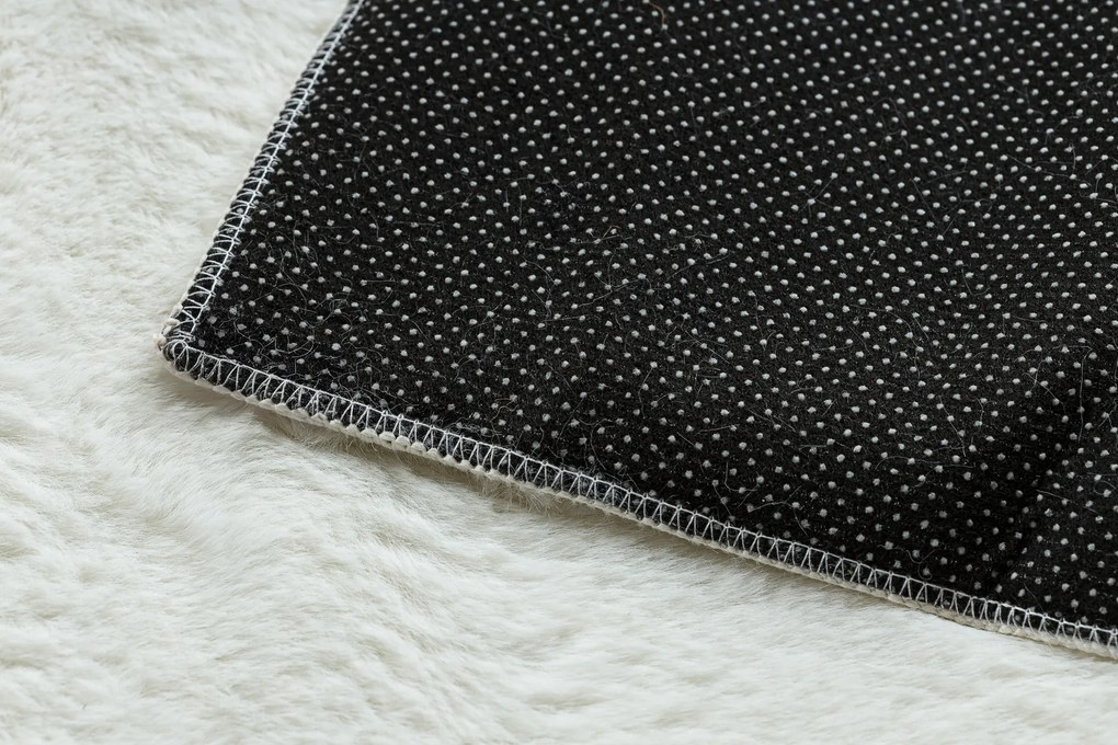 Koberec CURVY biely 11 Arches, prateľný